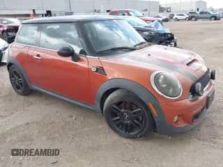 2013 MINI Hardtop S with VIN WMWSV3C52DT392743, listed as a IAAI auction lot 42964676 with Not provided miles and . Bid and sale history available at DreamBid. Image 1.