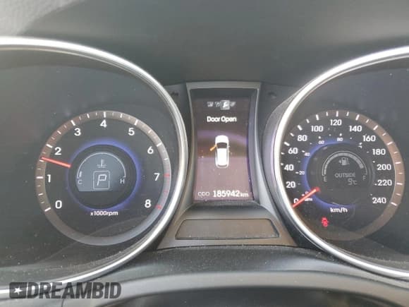 ✅ 2013 Hyundai Santa Fe Sport • VIN: 5XYZU3LA4DG020558 • Lot: 90250505. Listed on Copart with 185,942 mi. Free auction sales archive from the USA and detailed vehicle history report at DreamBid. Image 9.