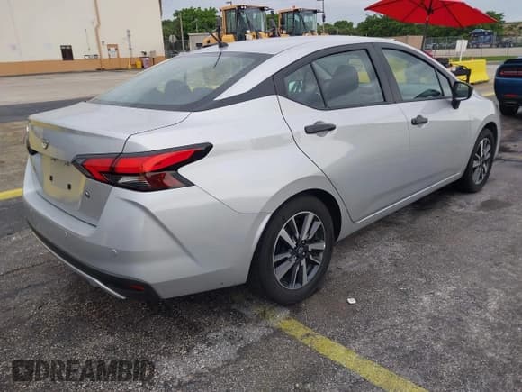 ✅ 2024 Nissan Versa S • VIN: 3N1CN8DV2RL930147 • Lot: 42369601. Listed on IAAI with 19,189 mi. Free auction sales archive from the USA and detailed vehicle history report at DreamBid. Image 4.