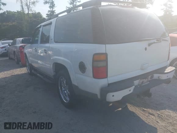 ✅ 2005 Chevrolet Suburban LT • VIN: 3GNFK16ZX5G216948 • Лот: 42670666. Опубликован ранее на IAAI с пробегом 326 932 миль. Бесплатный доступ к архиву аукционных продаж из США и подробный отчёт об истории автомобиля на DreamBid. Изображение 3.