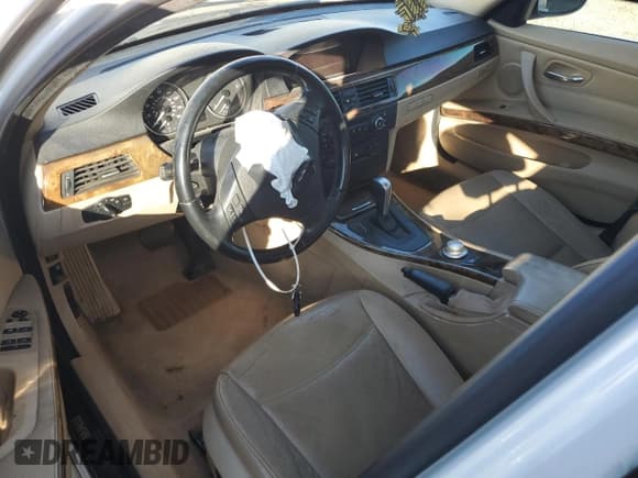 ✅ 2007 BMW 3 Series 328i • VIN: WBAVC53597FZ70211 • Lot: 86897965. Listed on Copart with 180,582 mi. Free auction sales archive from the USA and detailed vehicle history report at DreamBid. Image 8.