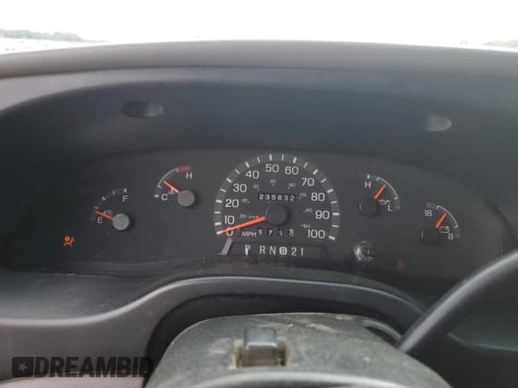 ✅ 1998 Ford Econoline Wagon XL • VIN: 1FBSS31L0WHC02316 • Lot: 76501784. Wystawiony na Copart z przebiegiem 235 832 mil. Bezpłatny archiwum sprzedaży aukcyjnych z USA i szczegółowy raport historii pojazdu na DreamBid. Zdjęcie 9.