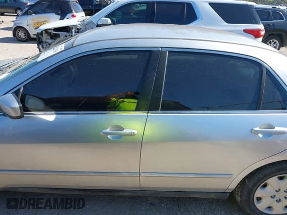 ✅ 2003 Honda Accord LX • VIN: 3HGCM56353G702915 • Lot: 43633186. Listed on IAAI with 123,891 mi. Free auction sales archive from the USA and detailed vehicle history report at DreamBid. Image 14.