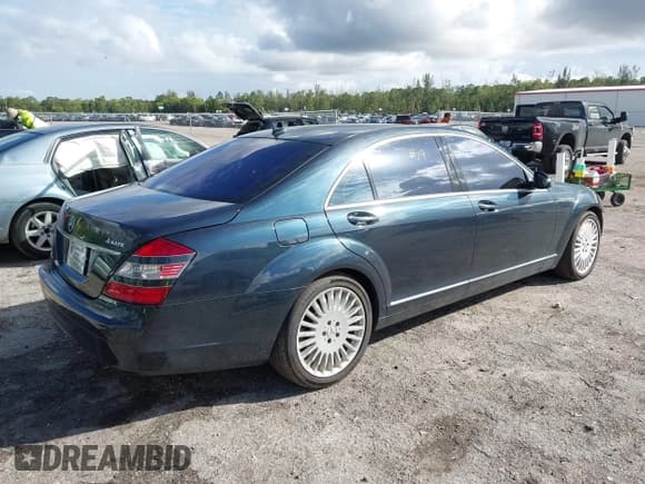 ✅ 2007 Mercedes-Benz S 550 • VIN: WDDNG86X97A116893 • Lot: 43813093. Wystawiony na IAAI z przebiegiem 84 118 mil. Bezpłatny archiwum sprzedaży aukcyjnych z USA i szczegółowy raport historii pojazdu na DreamBid. Zdjęcie 4.