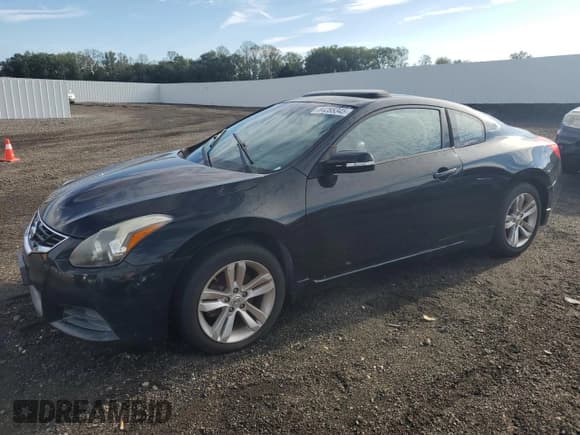 ✅ 2013 Nissan Altima S • VIN: 1N4AL2EP7DC180004 • Лот: 84285345. Опубликован ранее на Copart с пробегом 203 479 миль. Бесплатный доступ к архиву аукционных продаж из США и подробный отчёт об истории автомобиля на DreamBid. Изображение 1.