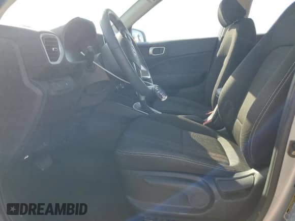 2025 Hyundai Venue SEL z VIN KMHRC8A37SU377891, wystawiony jako Copart lot #81901755 z przebiegiem 2 710 mil mil oraz Szkoda całkowita • Salvage title. Historia ofert i sprzedaży dostępna na DreamBid. Obrazek 7.