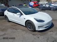 ✅ 2021 Tesla Model 3 Standard Range Plus • VIN: 5YJ3E1EA1MF000778 • Lot: 43229701. Wystawiony na IAAI z przebiegiem 84 054 mil. Bezpłatny archiwum sprzedaży aukcyjnych z USA i szczegółowy raport historii pojazdu na DreamBid. Zdjęcie 1.