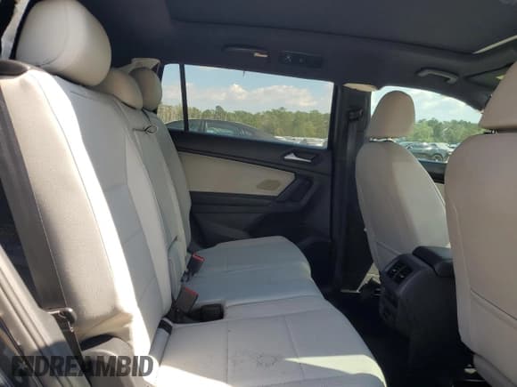 ✅ 2019 Volkswagen Tiguan SE • VIN: 3VV3B7AX5KM105565 • Lot: 80796175. Wystawiony na Copart z przebiegiem 89 447 mil. Bezpłatny archiwum sprzedaży aukcyjnych z USA i szczegółowy raport historii pojazdu na DreamBid. Zdjęcie 11.