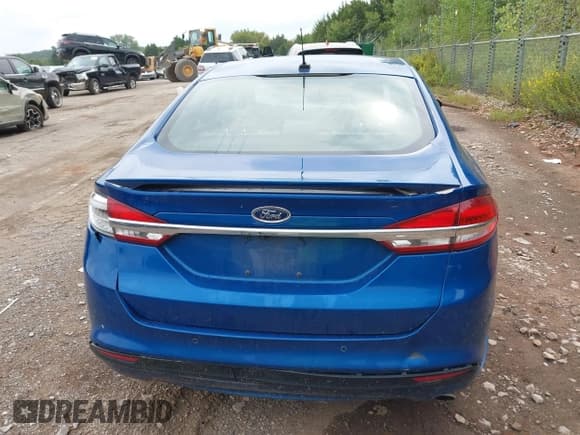 ✅ 2017 Ford Fusion Hybrid Titanium • VIN: 3FA6P0RU4HR388525 • Lot: 43136734. Wystawiony na IAAI z przebiegiem 206 994 mil. Bezpłatny archiwum sprzedaży aukcyjnych z USA i szczegółowy raport historii pojazdu na DreamBid. Zdjęcie 16.