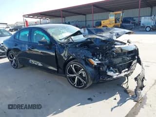 ✅ 2024 Volvo S60 Plus Dark Theme • VIN: 7JRL12TL2RG315187 • Lot: 43181202. Wystawiony na IAAI z przebiegiem 11 260 mil. Bezpłatny archiwum sprzedaży aukcyjnych z USA i szczegółowy raport historii pojazdu na DreamBid. Zdjęcie 1.