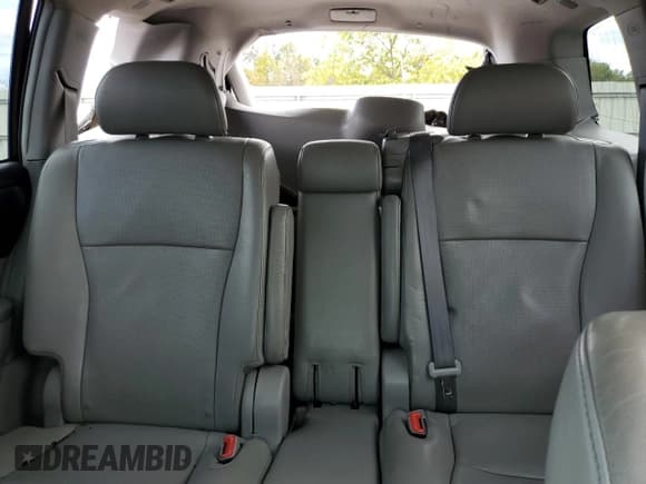 ✅ 2012 Toyota Highlander Limited • VIN: 5TDYK3EH4CS054240 • Лот: 85746635. Опубликован ранее на Copart с пробегом Не указан. Бесплатный доступ к архиву аукционных продаж из США и подробный отчёт об истории автомобиля на DreamBid. Изображение 10.