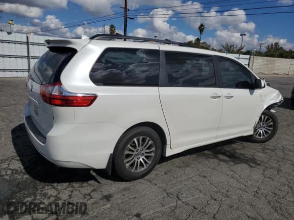 ✅ 2018 Toyota Sienna XLE Auto Access Seat • VIN: 5TDYZ3DC3JS925711 • Lot: 86405475. Listed on Copart with 119,052 mi. Free auction sales archive from the USA and detailed vehicle history report at DreamBid. Image 3.