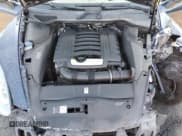 ✅ 2012 Porsche Cayenne • VIN: WP1AA2A24CLA04826 • Lot: 71255115. Wystawiony na Copart z przebiegiem Nie podano. Bezpłatny archiwum sprzedaży aukcyjnych z USA i szczegółowy raport historii pojazdu na DreamBid. Zdjęcie 12.