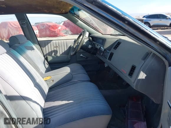 ✅ 1988 Chevrolet Celebrity • VIN: 1G1AW51W2J6130338 • Лот: 43688463. Опубликован ранее на IAAI с пробегом 212 383 миль. Бесплатный доступ к архиву аукционных продаж из США и подробный отчёт об истории автомобиля на DreamBid. Изображение 5.