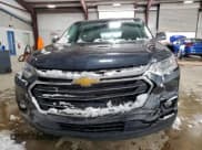 ✅ 2021 Chevrolet Traverse LT Cloth • VIN: 1GNERGKW5MJ141028 • Lot: 94720485. Wystawiony na Copart z przebiegiem 29 742 mil. Bezpłatny archiwum sprzedaży aukcyjnych z USA i szczegółowy raport historii pojazdu na DreamBid. Zdjęcie 5.