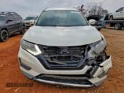 ✅ 2018 Nissan Rogue SV • VIN: KNMAT2MT7JP533399 • Lot: 93927975. Wystawiony na Copart z przebiegiem 141 585 mil. Bezpłatny archiwum sprzedaży aukcyjnych z USA i szczegółowy raport historii pojazdu na DreamBid. Zdjęcie 5.