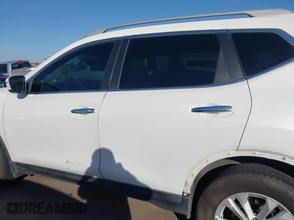 ✅ 2014 Nissan Rogue SV • VIN: 5N1AT2MV7EC787379 • Lot: 43517525. Wystawiony na IAAI z przebiegiem 111 899 mil. Bezpłatny archiwum sprzedaży aukcyjnych z USA i szczegółowy raport historii pojazdu na DreamBid. Zdjęcie 15.