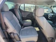 ✅ 2021 Chevrolet Traverse LT Cloth • VIN: 1GNEVGKW9MJ219662 • Лот: 80349375. Опубликован ранее на Copart с пробегом 82 767 миль. Бесплатный доступ к архиву аукционных продаж из США и подробный отчёт об истории автомобиля на DreamBid. Изображение 11.