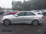 ✅ 2014 Mercedes-Benz C 300 Sport • VIN: WDDGF8AB8EG192199 • Лот: 43367732. Опубликован ранее на IAAI с пробегом 155 388 миль. Бесплатный доступ к архиву аукционных продаж из США и подробный отчёт об истории автомобиля на DreamBid. Изображение 14.