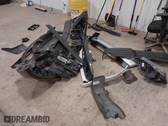 ✅ 2019 Ford Ranger XL • VIN: 1FTER4FH7KLA42764 • Lot: 41555944. Listed on IAAI with 108,538 mi. Free auction sales archive from the USA and detailed vehicle history report at DreamBid. Image 12.