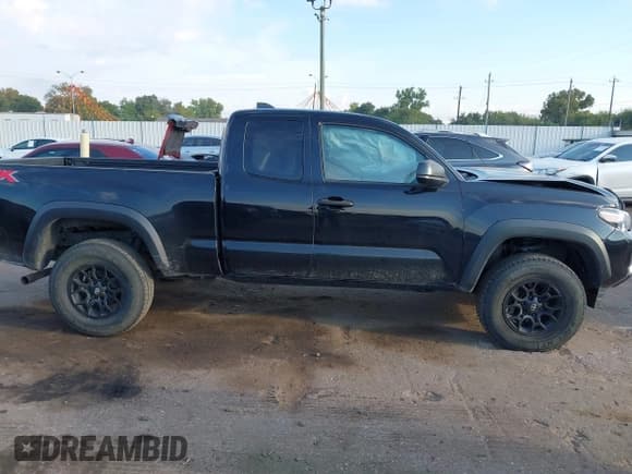 ✅ 2020 Toyota Tacoma SR • VIN: 5TFRX5GN2LX178232 • Lot: 43455377. Wystawiony na IAAI z przebiegiem 74 258 mil. Bezpłatny archiwum sprzedaży aukcyjnych z USA i szczegółowy raport historii pojazdu na DreamBid. Zdjęcie 13.