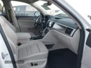 ✅ 2018 Volkswagen Atlas SEL Premium • VIN: 1V2NR2CA6JC537949 • Лот: 43666355. Опубликован ранее на IAAI с пробегом 62 238 миль. Бесплатный доступ к архиву аукционных продаж из США и подробный отчёт об истории автомобиля на DreamBid. Изображение 5.