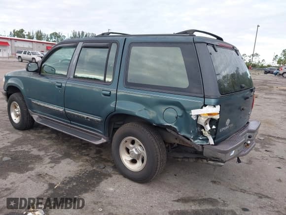 ✅ 1997 Ford Explorer XLT • VIN: 1FMDU32P3VZB34002 • Lot: 41620592. Wystawiony na IAAI z przebiegiem 227 461 mil. Bezpłatny archiwum sprzedaży aukcyjnych z USA i szczegółowy raport historii pojazdu na DreamBid. Zdjęcie 3.