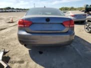 ✅ 2013 Volkswagen Passat S • VIN: 1VWAP7A39DC079932 • Lot: 71248645. Wystawiony na Copart z przebiegiem 149 464 mil. Bezpłatny archiwum sprzedaży aukcyjnych z USA i szczegółowy raport historii pojazdu na DreamBid. Zdjęcie 6.