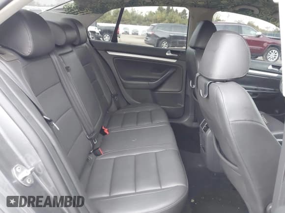 ✅ 2008 Volkswagen Jetta SE • VIN: 3VWRM71K18M135790 • Lot: 42165888. Wystawiony na IAAI z przebiegiem 147 523 mil. Bezpłatny archiwum sprzedaży aukcyjnych z USA i szczegółowy raport historii pojazdu na DreamBid. Zdjęcie 8.