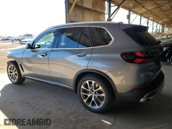 ✅ 2025 BMW X5 sDrive40i • VIN: 5UX13EU02S9Y27286 • Lot: 86812505. Wystawiony na Copart z przebiegiem 10 173 mil. Bezpłatny archiwum sprzedaży aukcyjnych z USA i szczegółowy raport historii pojazdu na DreamBid. Zdjęcie 2.