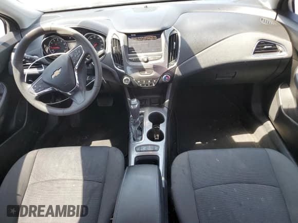 ✅ 2019 Chevrolet Cruze LT • VIN: 1G1BE5SM8K7107825 • Lot: 57915853. Listed on Copart with 101,993 mi. Free auction sales archive from the USA and detailed vehicle history report at DreamBid. Image 8.
