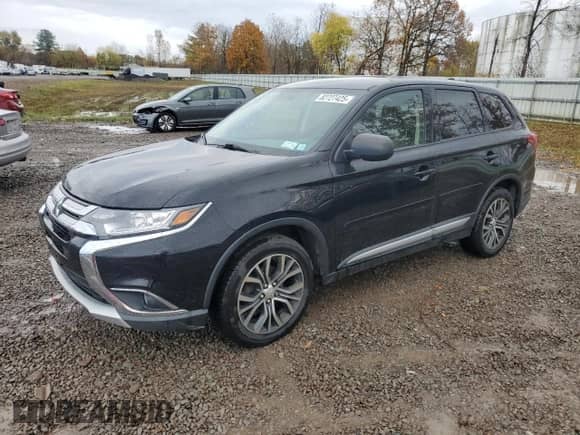 2018 Mitsubishi Outlander ES с VIN JA4AZ2A3XJZ003185, выставлен на аукционе Copart как лот 82727425 с пробегом 146 684 миль миль и Чистый • Clean title. История ставок и продаж доступна на DreamBid. Изображение 1.