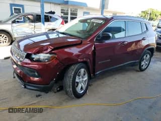 ✅ 2022 Jeep Compass Altitude • VIN: 3C4NJCBB5NT229190 • Lot: 86995465. Wystawiony na Copart z przebiegiem 21 773 mil. Bezpłatny archiwum sprzedaży aukcyjnych z USA i szczegółowy raport historii pojazdu na DreamBid. Zdjęcie 1.