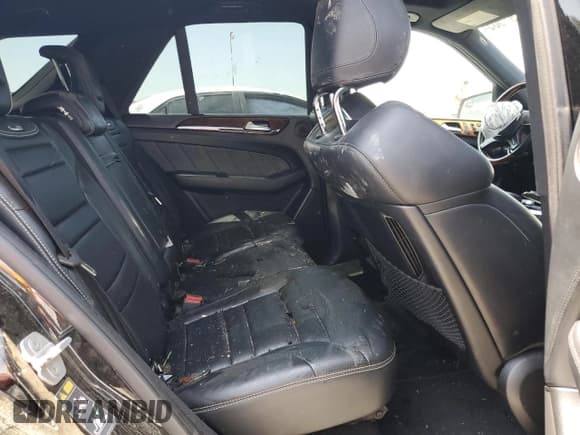 ✅ 2012 Mercedes-Benz M 63 AMG • VIN: 4JGDA7EB6CA063390 • Lot: 59197505. Wystawiony na Copart z przebiegiem Nie podano. Bezpłatny archiwum sprzedaży aukcyjnych z USA i szczegółowy raport historii pojazdu na DreamBid. Zdjęcie 11.