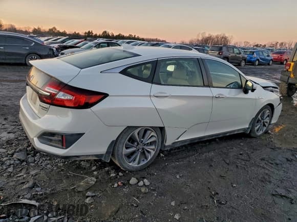 ✅ 2018 Honda Clarity Touring • VIN: JHMZC5F38JC002333 • Lot: 94794965. Listed on Copart with 96,180 mi. Free auction sales archive from the USA and detailed vehicle history report at DreamBid. Image 3.