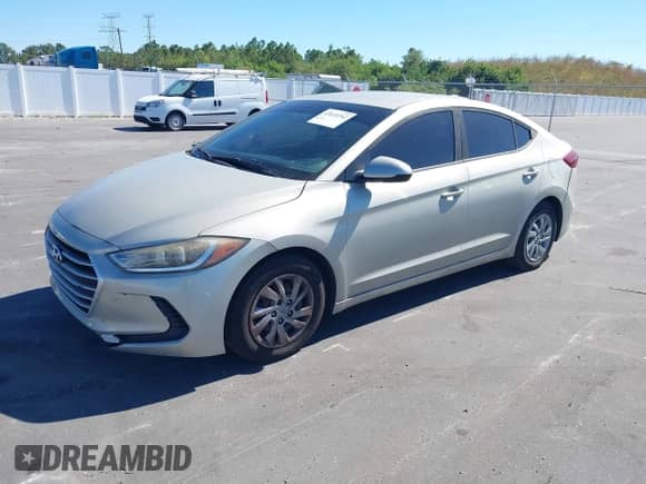✅ 2017 Hyundai Elantra SE • VIN: KMHD74LF1HU094393 • Лот: 43610762. Опубликован ранее на IAAI с пробегом 165 491 миль. Бесплатный доступ к архиву аукционных продаж из США и подробный отчёт об истории автомобиля на DreamBid. Изображение 2.