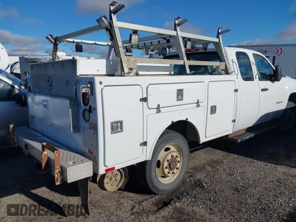 ✅ 2012 Chevrolet Silverado 2500HD • VIN: 1GB2KVCG3CZ337730 • Lot: 43269374. Wystawiony na IAAI z przebiegiem Nie podano. Bezpłatny archiwum sprzedaży aukcyjnych z USA i szczegółowy raport historii pojazdu na DreamBid. Zdjęcie 4.
