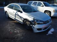 ✅ 2013 Volkswagen Passat S • VIN: 1VWAP7A35DC059211 • Lot: 41285813. Wystawiony na IAAI z przebiegiem Nie podano. Bezpłatny archiwum sprzedaży aukcyjnych z USA i szczegółowy raport historii pojazdu na DreamBid. Zdjęcie 1.