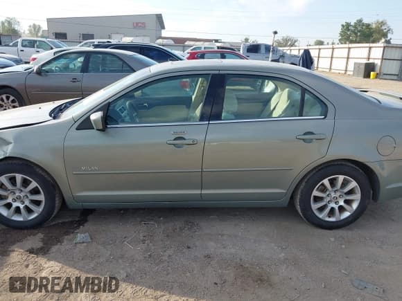 ✅ 2008 Mercury Milan • VIN: 3MEHM07Z98R666666 • Lot: 43454882. Listed on IAAI with 130,260 mi. Free auction sales archive from the USA and detailed vehicle history report at DreamBid. Image 14.