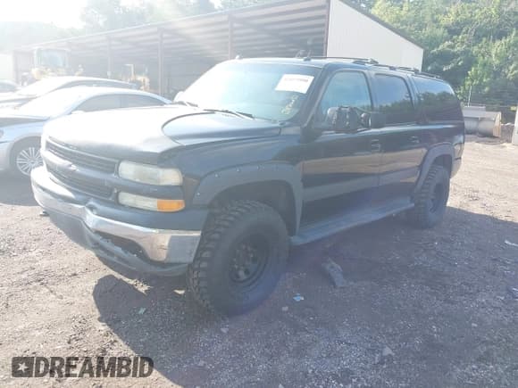 ✅ 2005 Chevrolet Suburban LT • VIN: 3GNGK26U15G192571 • Лот: 42652990. Опубликован ранее на IAAI с пробегом 215 182 миль. Бесплатный доступ к архиву аукционных продаж из США и подробный отчёт об истории автомобиля на DreamBid. Изображение 2.