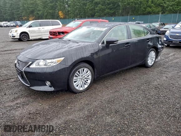 ✅ 2014 Lexus ES 330 • VIN: JTHBK1GG5E2111763 • Lot: 94376435. Listed on Copart with 67,532 mi. Free auction sales archive from the USA and detailed vehicle history report at DreamBid. Image 1.