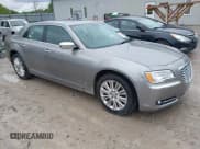 ✅ 2014 Chrysler 300 C • VIN: 2C3CCAKG8EH164446 • Lot: 42282141. Wystawiony na IAAI z przebiegiem 199 257 mil. Bezpłatny archiwum sprzedaży aukcyjnych z USA i szczegółowy raport historii pojazdu na DreamBid. Zdjęcie 1.