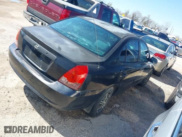 ✅ 2005 Hyundai Elantra GLS • VIN: KMHDN46D25U177276 • Lot: 41540740. Wystawiony na IAAI z przebiegiem 218 784 mil. Bezpłatny archiwum sprzedaży aukcyjnych z USA i szczegółowy raport historii pojazdu na DreamBid. Zdjęcie 4.