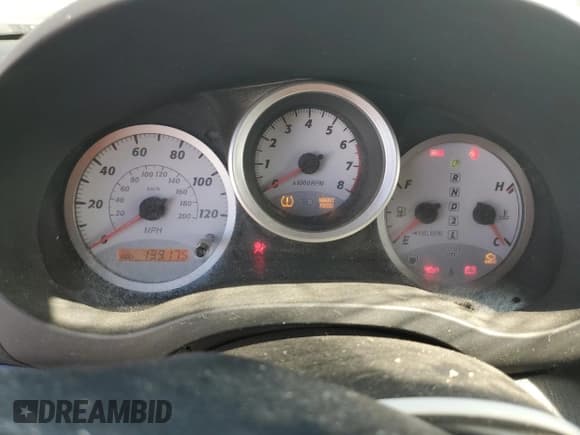 ✅ 2005 Toyota RAV4 • VIN: JTEGD20V350046936 • Лот: 90316055. Опубликован ранее на Copart с пробегом 139 175 миль. Бесплатный доступ к архиву аукционных продаж из США и подробный отчёт об истории автомобиля на DreamBid. Изображение 9.