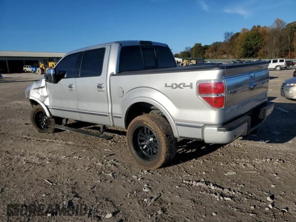 ✅ 2010 Ford F-150 XL • VIN: 1FTFW1EV2AFA61335 • Lot: 91194115. Listed on Copart with 329,968 mi. Free auction sales archive from the USA and detailed vehicle history report at DreamBid. Image 2.