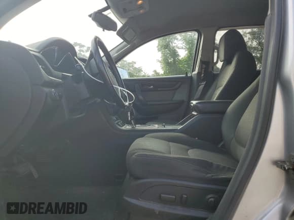 ✅ 2015 Chevrolet Traverse LT • VIN: 1GNKVGKD1FJ259920 • Lot: 68051034. Wystawiony na Copart z przebiegiem 183 442 mil. Bezpłatny archiwum sprzedaży aukcyjnych z USA i szczegółowy raport historii pojazdu na DreamBid. Zdjęcie 7.