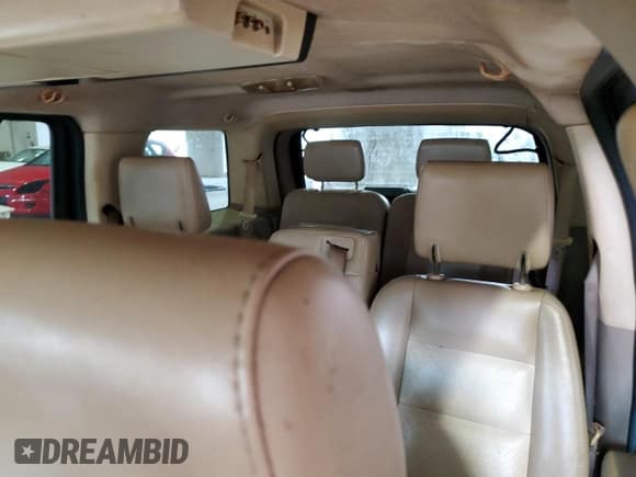 ✅ 2007 Mercury Mountaineer • VIN: 4M2EU37E57UJ15722 • Lot: 81781915. Wystawiony na Copart z przebiegiem 263 953 mil. Bezpłatny archiwum sprzedaży aukcyjnych z USA i szczegółowy raport historii pojazdu na DreamBid. Zdjęcie 10.