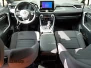 ✅ 2023 Toyota RAV4 XSE • VIN: JTMGB3FV9PD115423 • Lot: 90030375. Wystawiony na Copart z przebiegiem 112 780 mil. Bezpłatny archiwum sprzedaży aukcyjnych z USA i szczegółowy raport historii pojazdu na DreamBid. Zdjęcie 8.