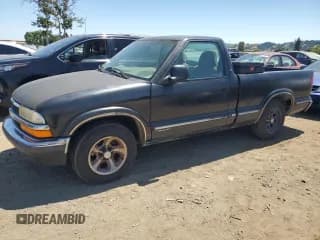 ✅ 1998 Chevrolet S-10 LS • VIN: 1GCCS144XW8179927 • Лот: 58639355. Опубликован ранее на Copart с пробегом 212 970 миль. Бесплатный доступ к архиву аукционных продаж из США и подробный отчёт об истории автомобиля на DreamBid. Изображение 1.