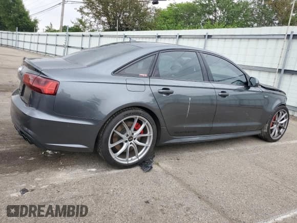 ✅ 2017 Audi S6 Prestige • VIN: WAUHFAFC5HN121143 • Lot: 59727315. Listed on Copart with 18,956 mi. Free auction sales archive from the USA and detailed vehicle history report at DreamBid. Image 3.